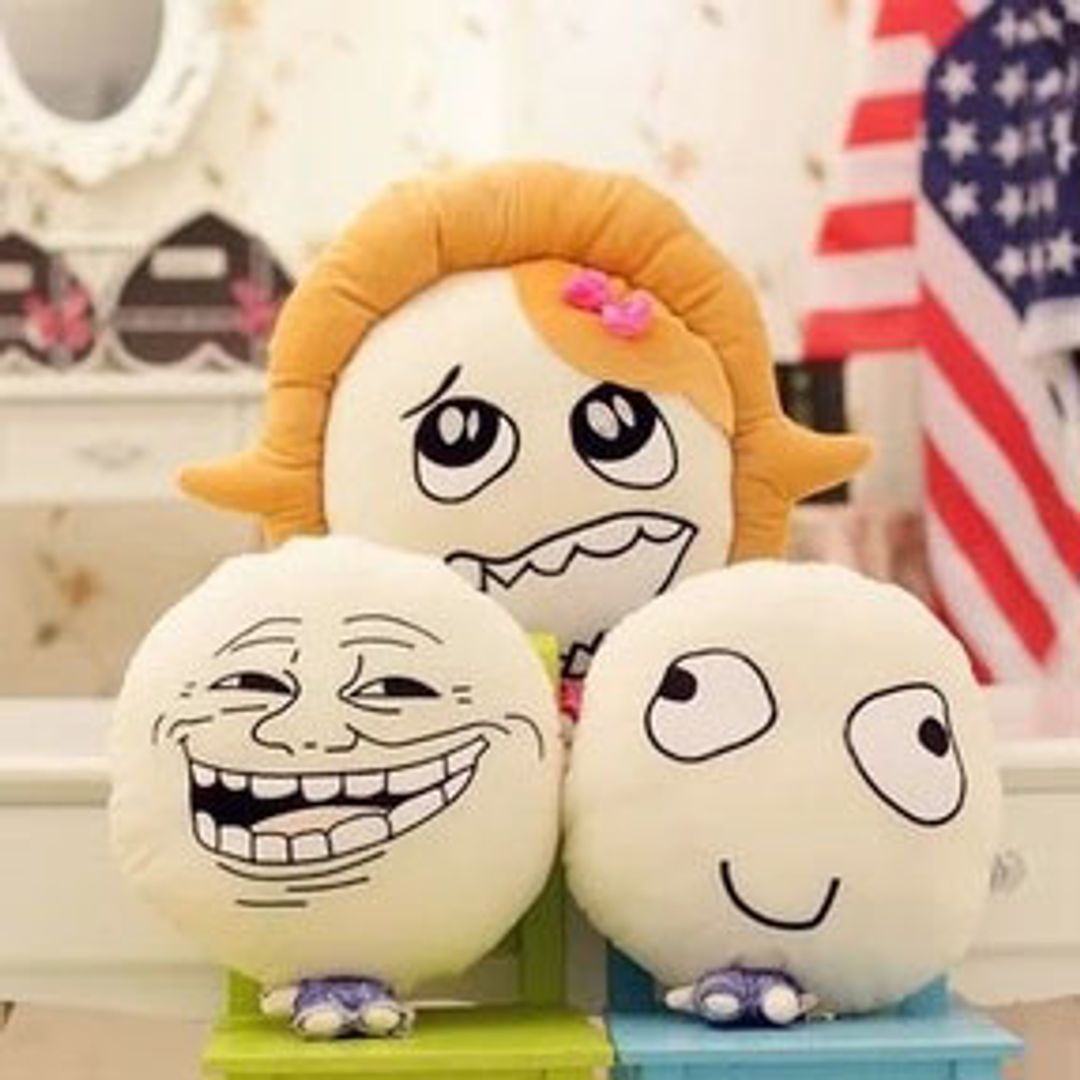 Подушка с туловищем Интернет-мем