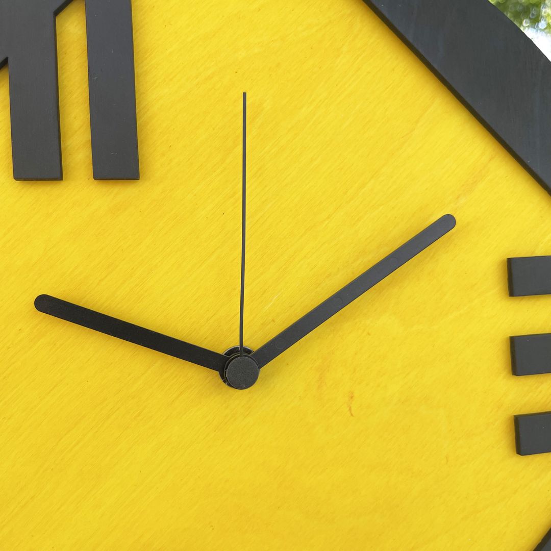 Часы настенные 3-7-11 Солнечный желтый