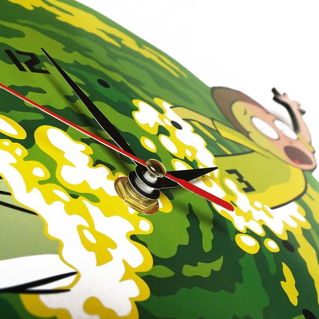 Часы настенные Рик и Морти Вид на стрелки сбоку Часы настенные Рик и Морти Вид на стрелки сбоку