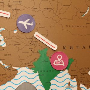 Магнитная Скретч-карта мира True Map Puzzle Gold