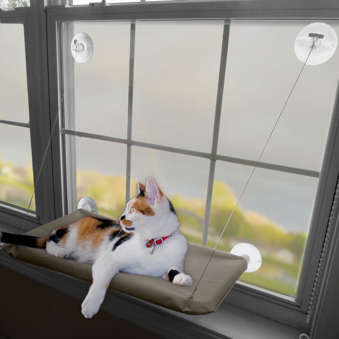 Подвесная лежанка для кошек Sunny Seat Использование