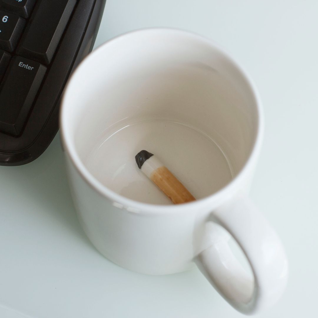 Кружка с сюрпризом на дне Сигарета Cigarette Butt Mug