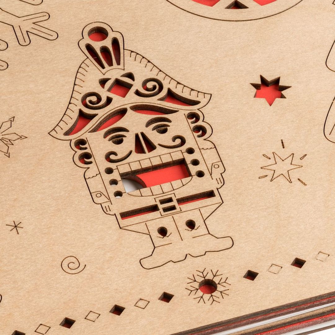 Новогодняя книга Щелкунчик с подвесками