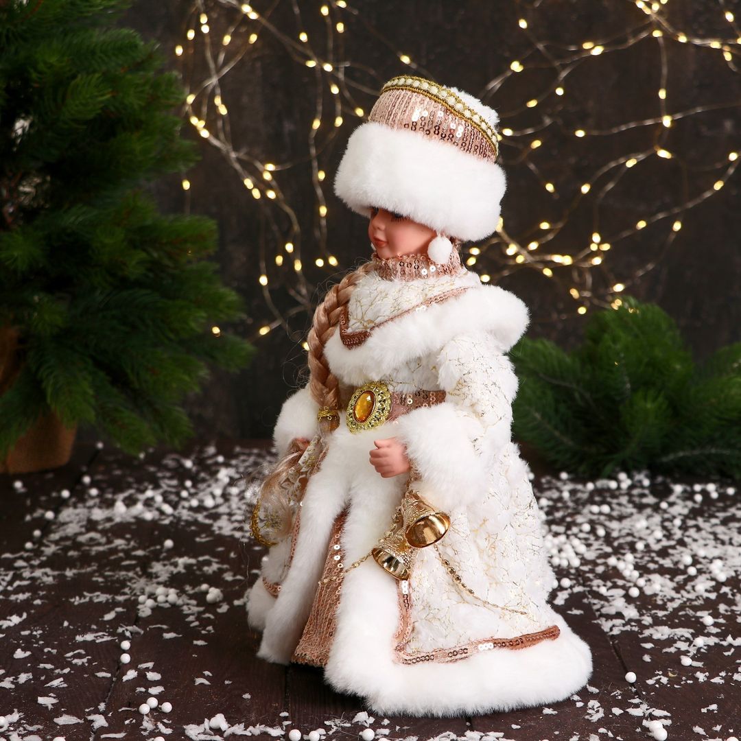 Снегурочка В шубке, двигается (30 см) Снегурочка В шубке, двигается (30 см)