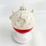 Фарфоровый елочный шар Коровка с рыбкой (ручная роспись)