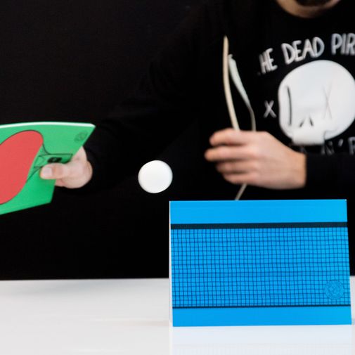 Игра в пинг-понг блокнотами