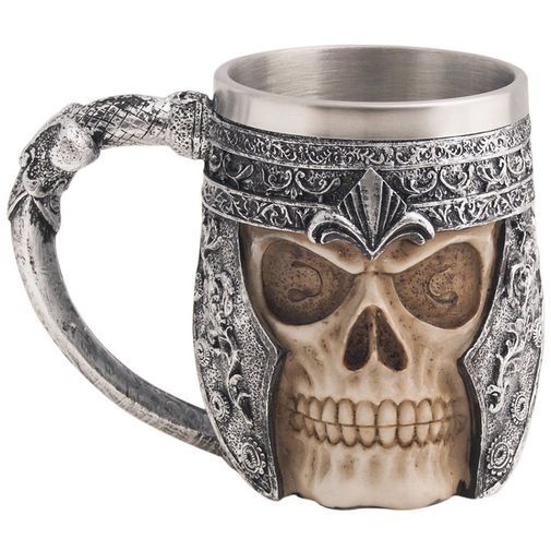 Кружка Череп в доспехах детально