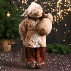 Дед Мороз В меховом колпачке, подарками и санками (47 см)