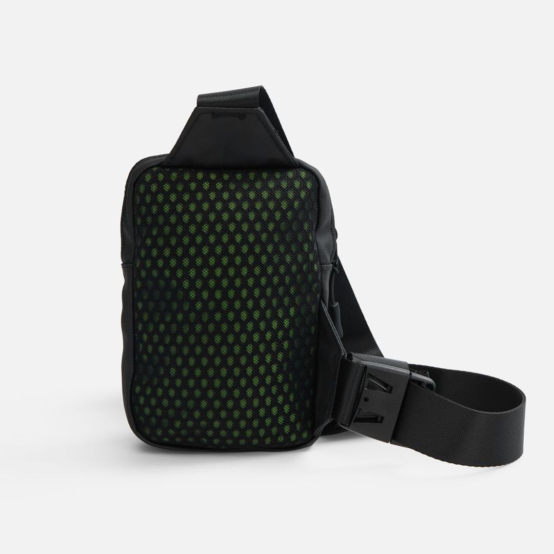 Спортивная кросс-боди сумка UrbanHike (черный)