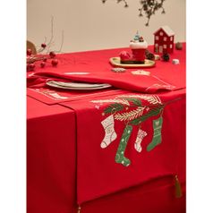 Дорожка на стол Winter wishes из коллекции New Year Essential, 45х150 см Дорожка на стол Winter wishes из коллекции New Year Essential, 45х150 см