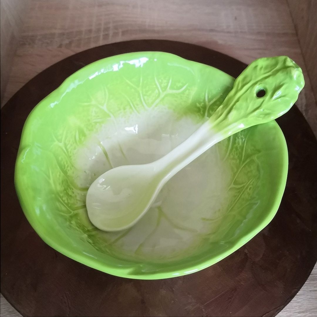 Салатница с ложкой Салат