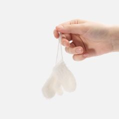 Подвеска на елку Вьюжка (варежки, белый)