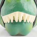 Зубы древнего хищника — надежная защита
