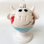 Фарфоровый елочный шар Коровка новогодняя (ручная роспись)