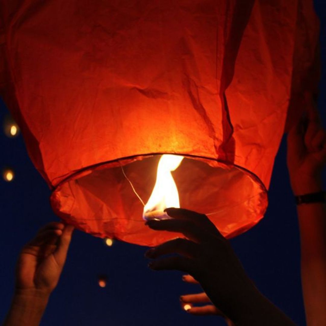 Летающий фонарик (Оранжевый) Процесс запуска Летающий фонарик (Оранжевый) Процесс запуска