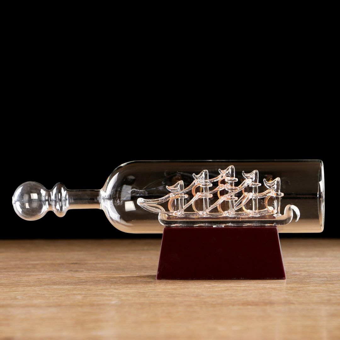 Корабль в бутылке с подсветкой Семь футов под килем Корабль в бутылке с подсветкой Семь футов под килем