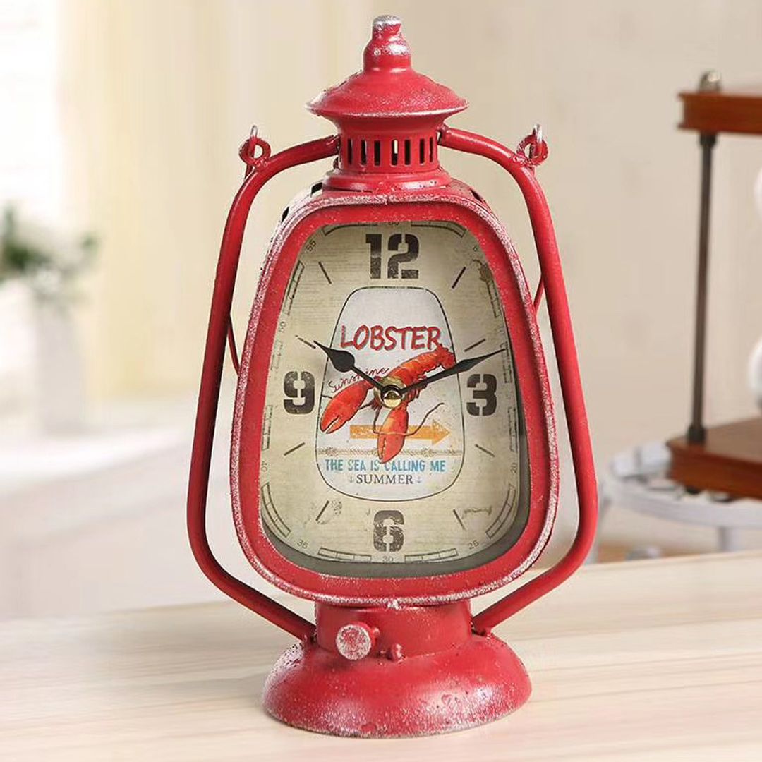 Винтажные часы Керосиновая лампа Винтажные часы Керосиновая лампа