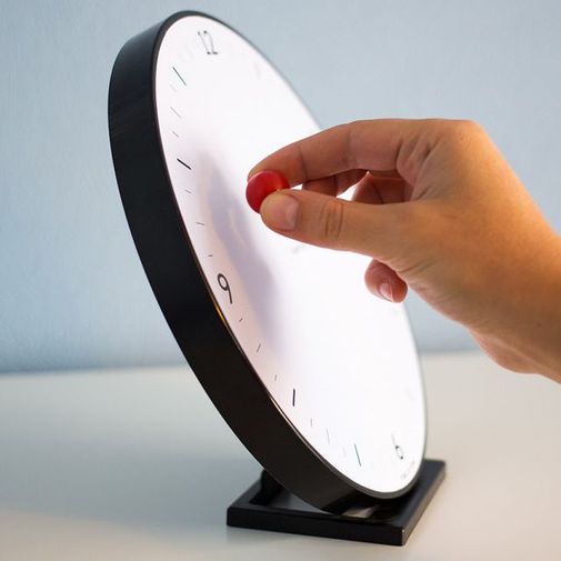 Магнитные часы Time Flying