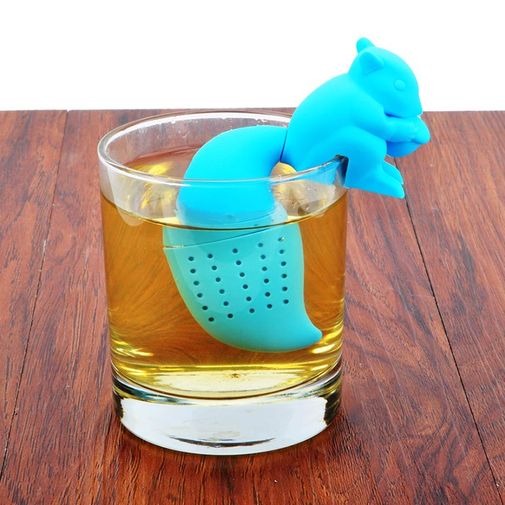 Белка заваривает чай Белка заваривает чай