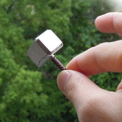 Флешка Молот Тора 16 Гб