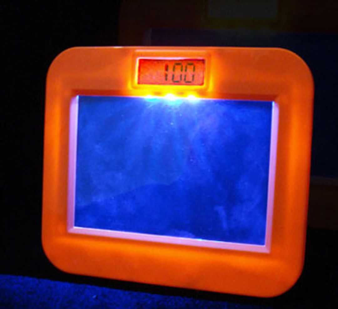 Будильник со светящейся запиской и аудиозаписью