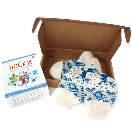 Носки шерстяные белые с синими оленями Носки шерстяные белые с синими оленями