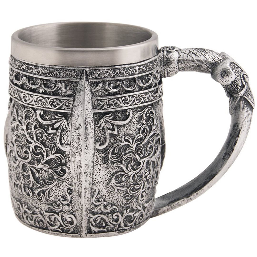 Кружка Череп в доспехах детально сзади