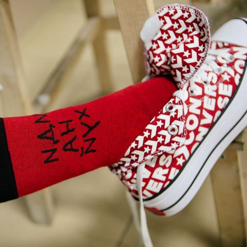 Converse rojas bershka best sale