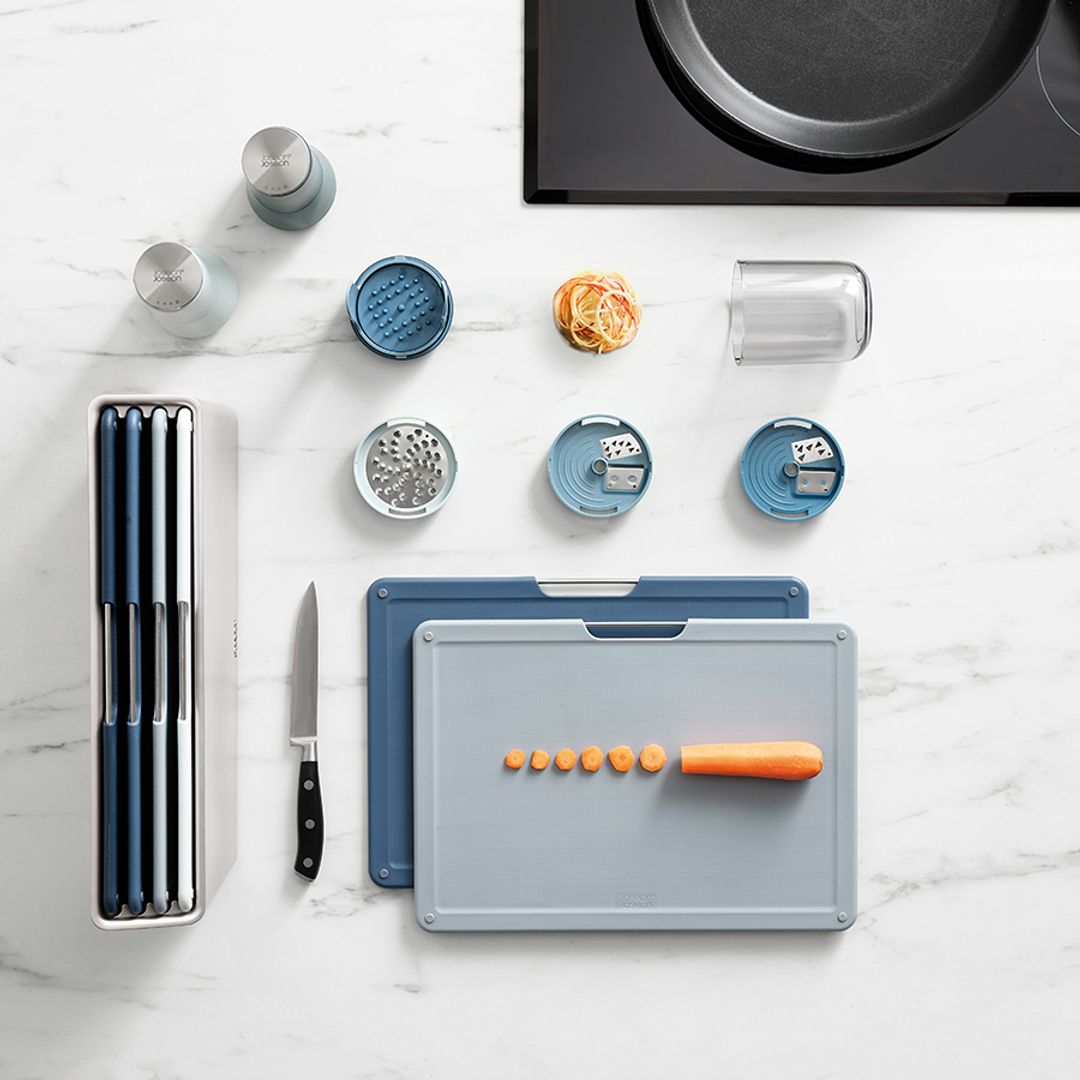 Терка спиралайзер с тремя лезвиями и контейнером для хранения Spiro