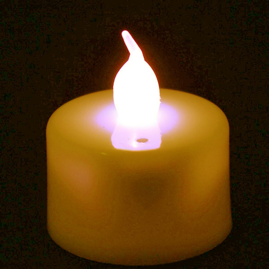 Светодиодная свеча с желтым свечением Светодиодная свеча с желтым свечением