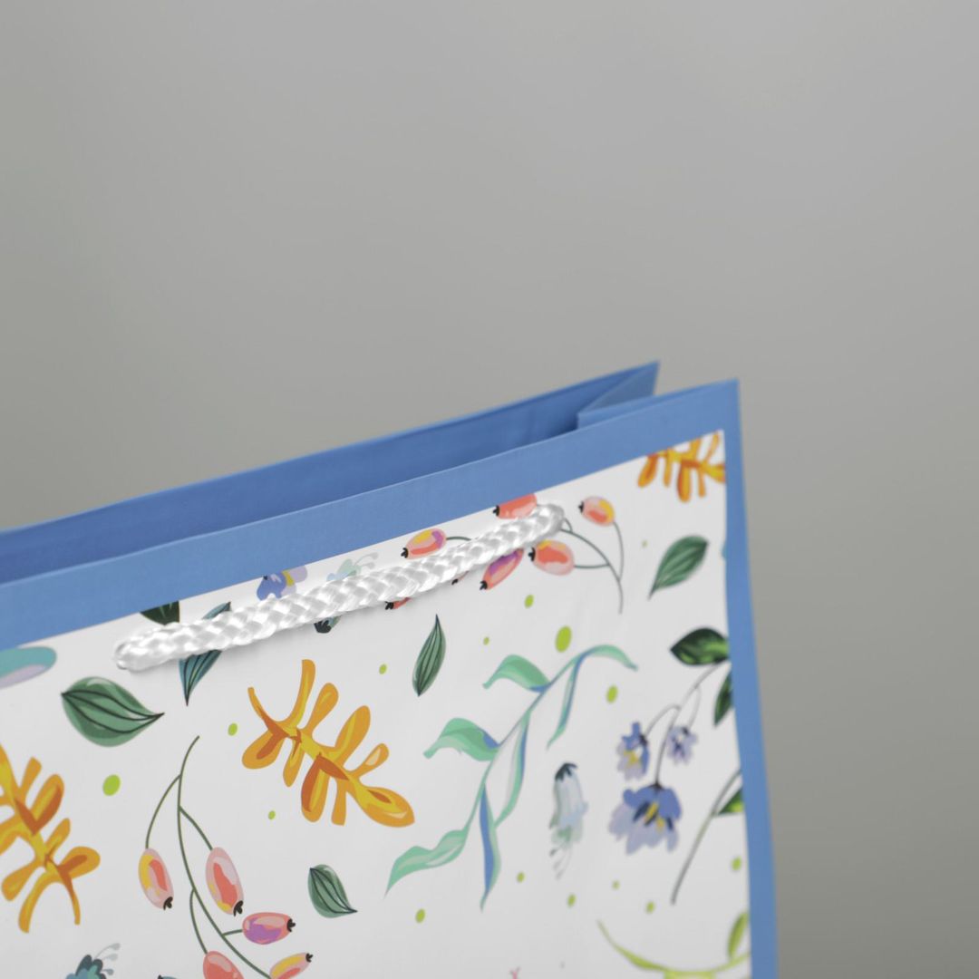 Подарочный пакет Best Wishes (23 х 27 х 8 см) Подарочный пакет Best Wishes (23 х 27 х 8 см)