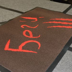 Коврик для входной двери Беги