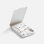 Органайзер с беспроводной зарядкой и набором адаптеров Octopod (белый) Органайзер с беспроводной зарядкой и набором адаптеров Octopod (белый)