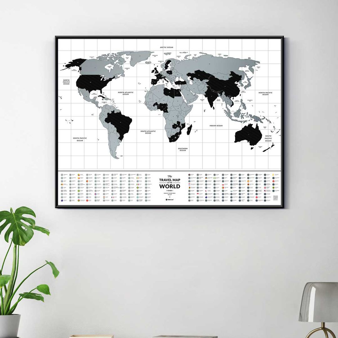Скретч-карта мира Travel Map Flags World (на английском)