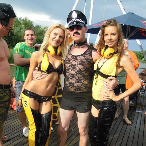 Набор накладных усов