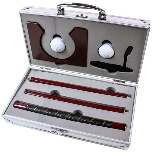 Набор для гольфа (дер. клюшка + 2 мяча) Набор для гольфа (дер. клюшка + 2 мяча)