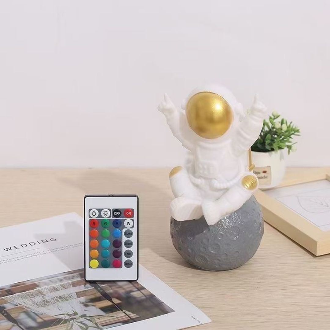 Ночник Астронавт с пультом Ночник Астронавт с пультом