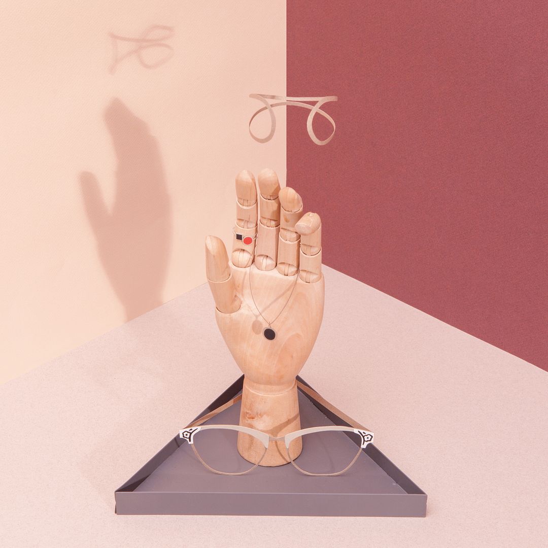 Органайзер для украшений The hand