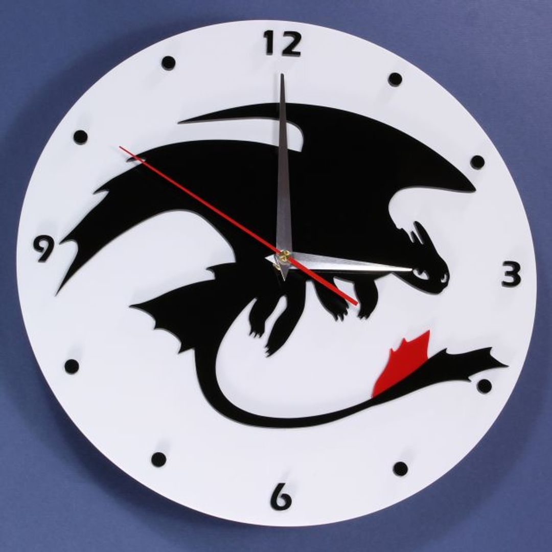 Часы настенные Беззубик How to train your dragon