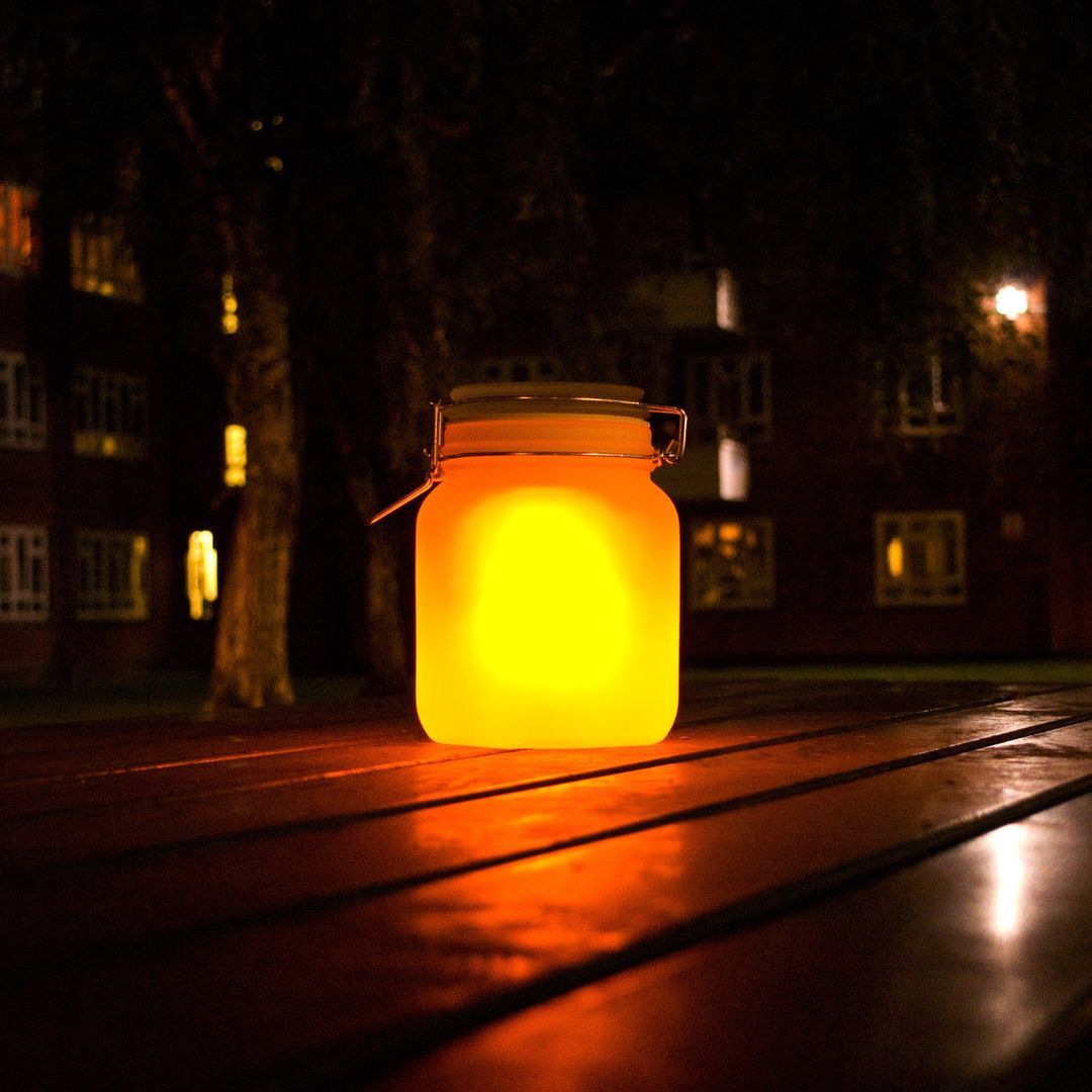 Светящаяся банка на солнечной батарее Sun Jar