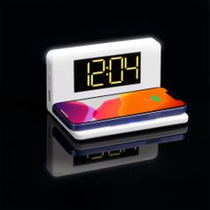 Часы настольные с беспроводным зарядным устройством Pitstop (белый)