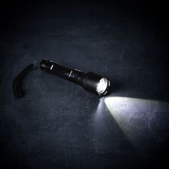 Фонарь аккумуляторный с фокусировкой луча FarSee (черный)