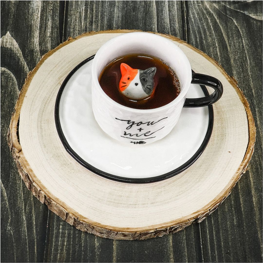 Кружка с блюдцем Котик на дне