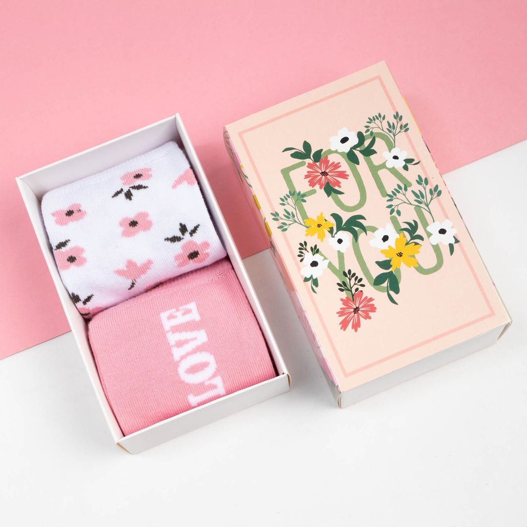 Набор женских носков Love (размер 36-39)