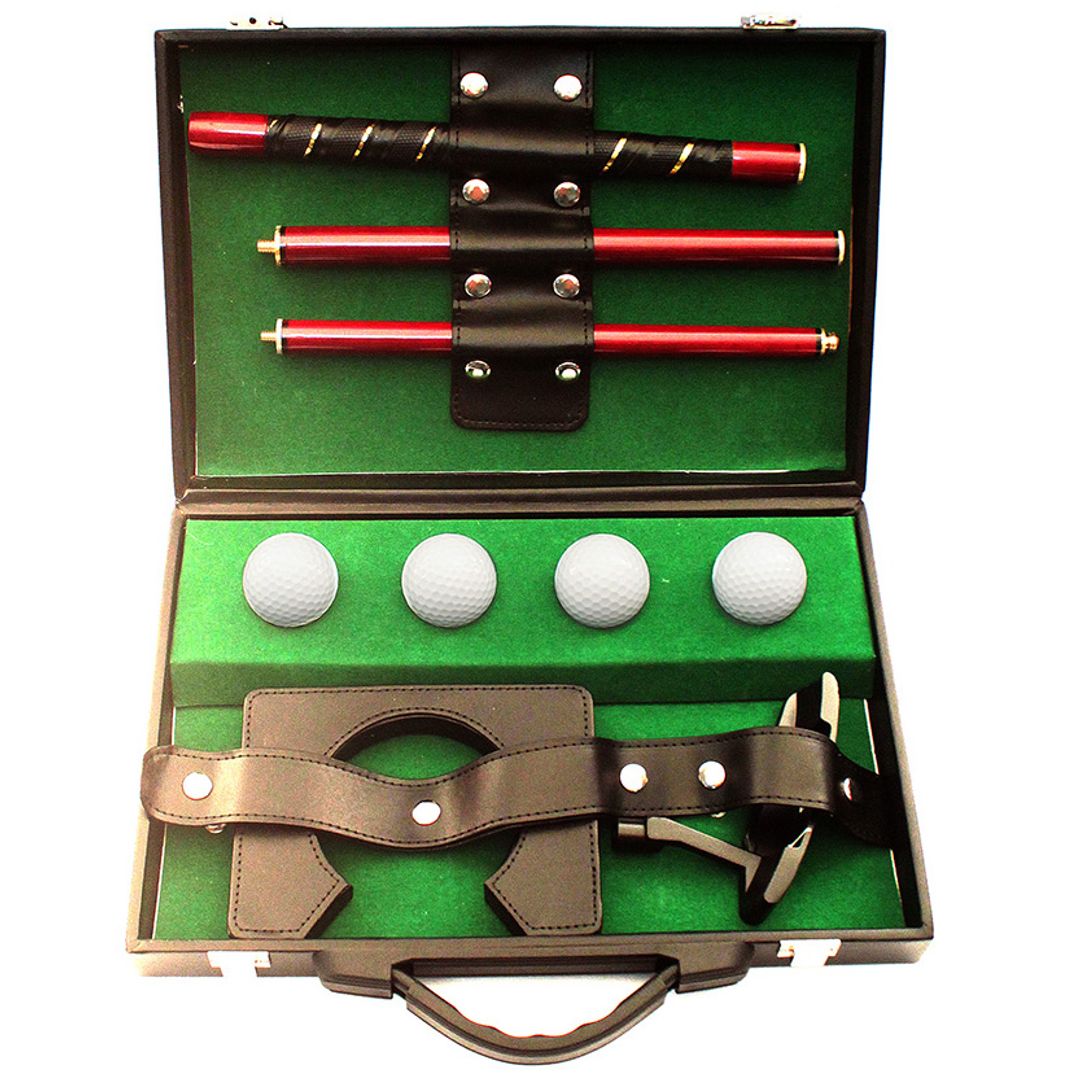 Набор для гольфа (дер. клюшка + 4 мяча) Набор для гольфа (дер. клюшка + 4 мяча)