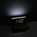 Часы настольные с беспроводным зарядным устройством Pitstop (черный)