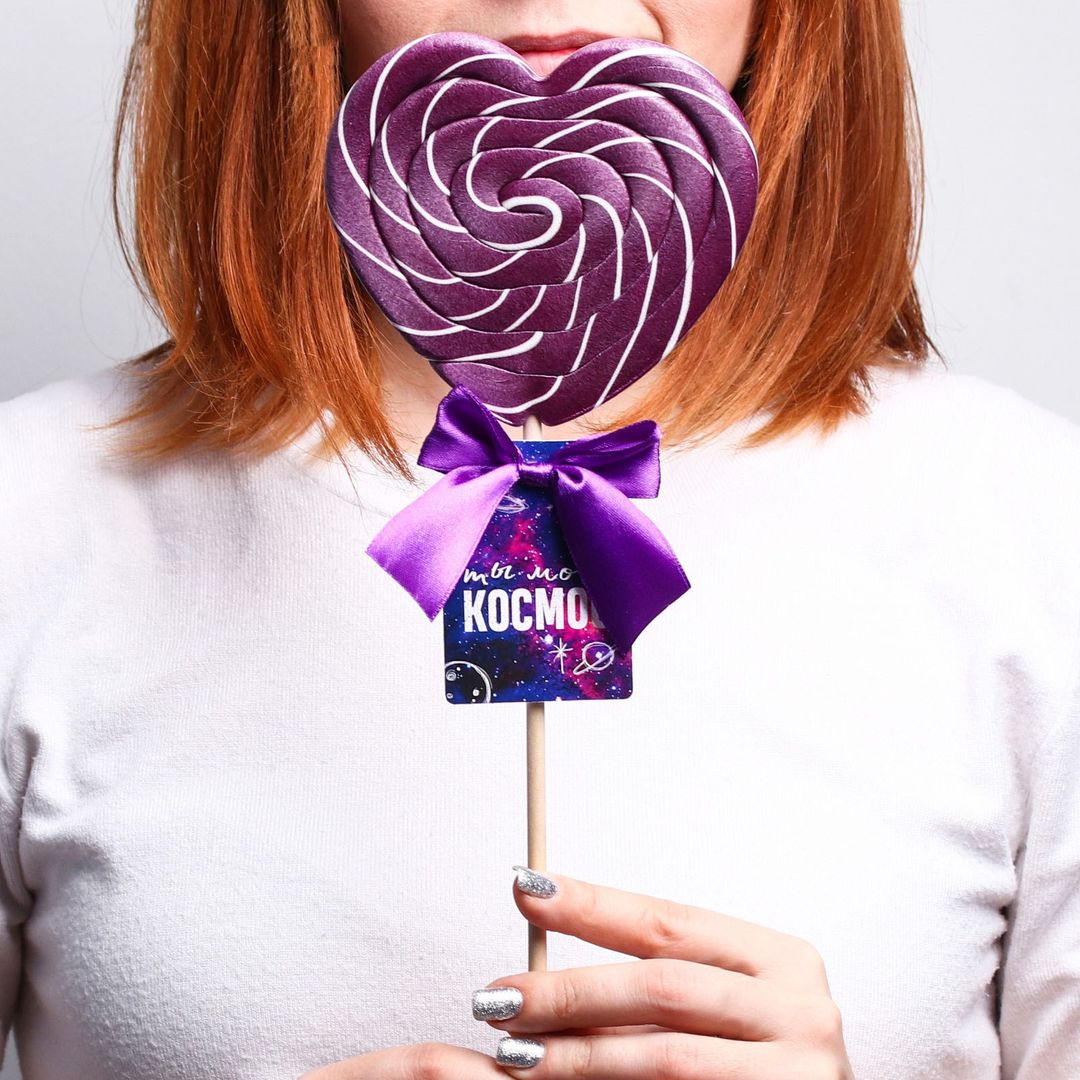 Леденец XXL на палочке Ты мой космос (ежевика) Леденец XXL на палочке Ты мой космос (ежевика)