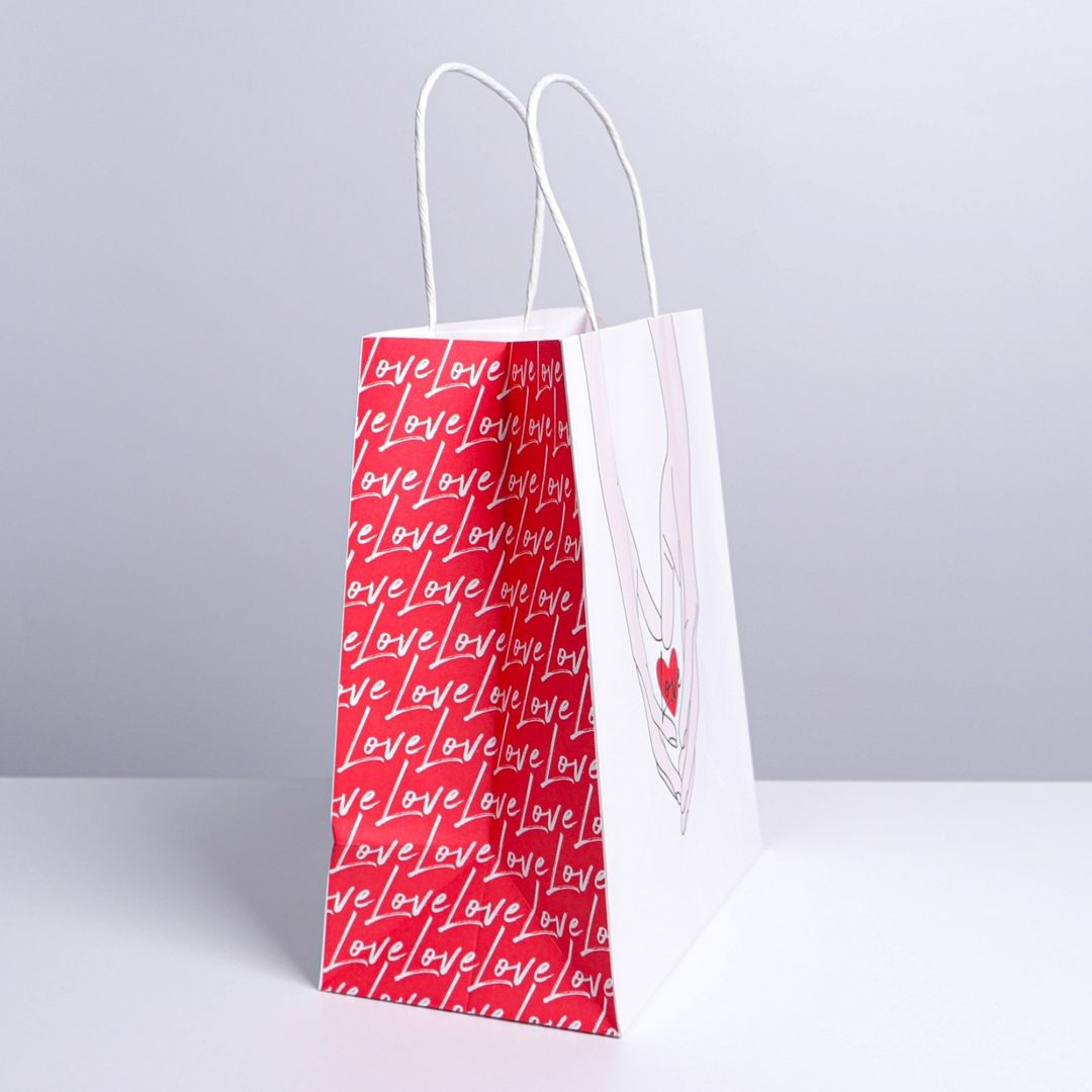 Подарочный пакет Сердце (22 х 25 х 12 см) Подарочный пакет Сердце (22 х 25 х 12 см)