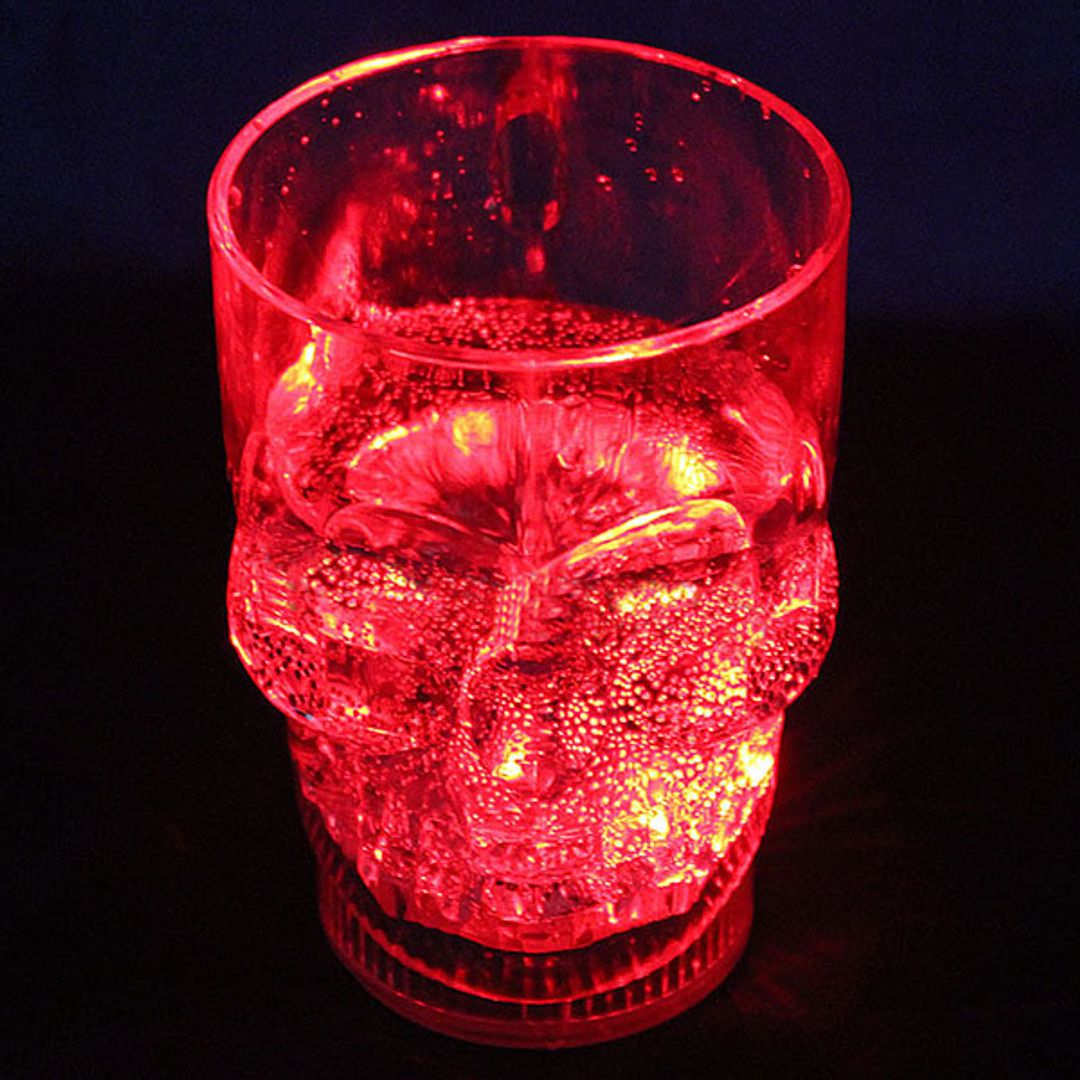 Светящийся пивной бокал Череп Светящийся пивной бокал Череп