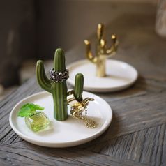 Подставка для украшений Кактус